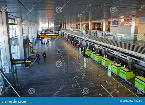 riga international airport departures.